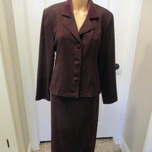 Jessica Howard Burgundy sz 10 Skirt Suit